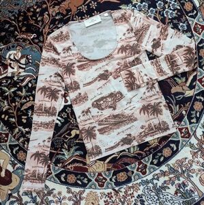 Sheer Wanderlust Top with Thumb Holes (Purchased in the Netherlands 🇳🇱)